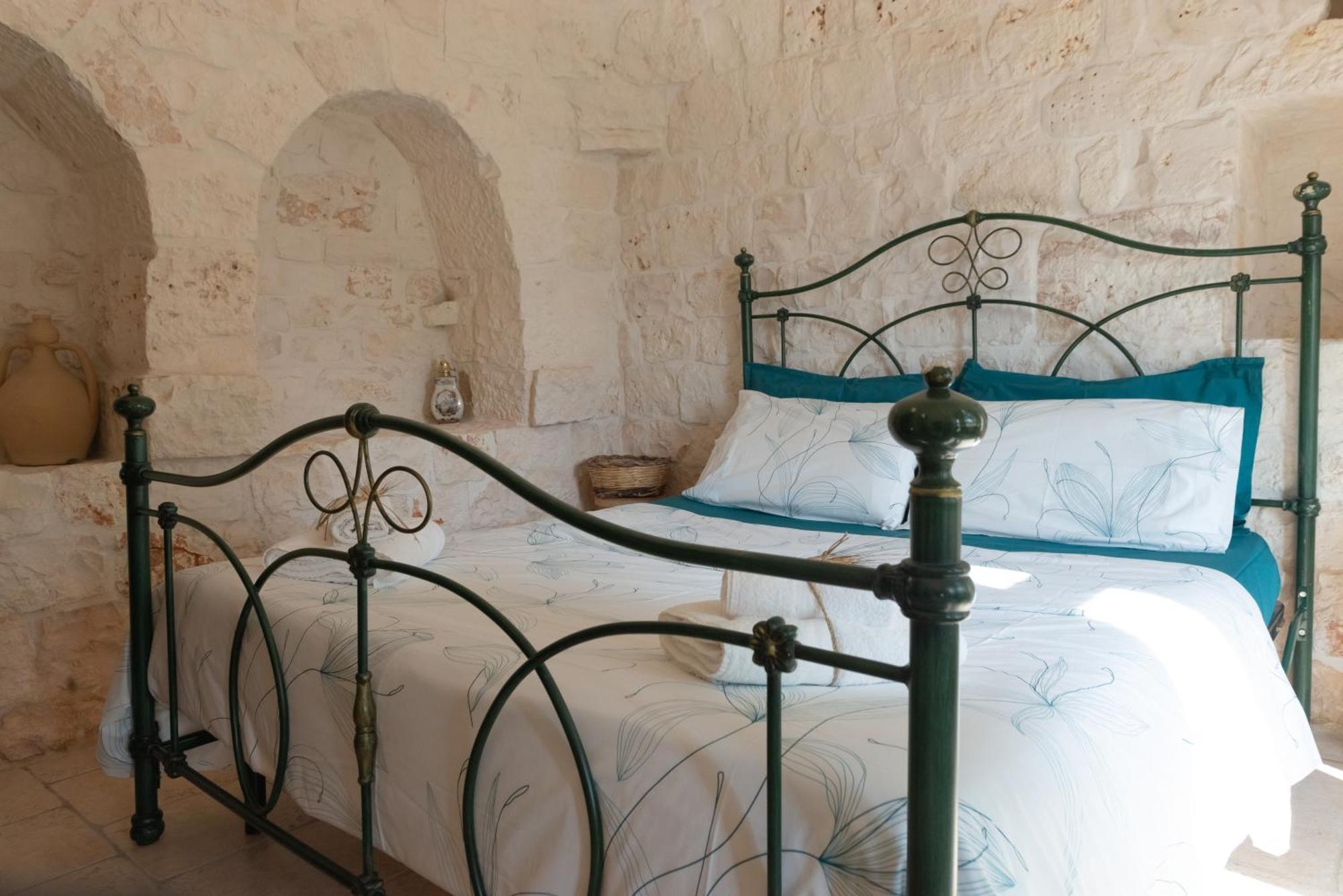 الشقق الفندقية أوستونيفي  Trulli Vules الغرفة الصورة